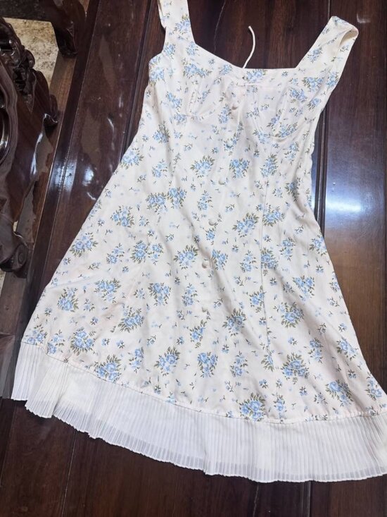Dresses & Skirts - Blue Floral Sleeveless Dress
